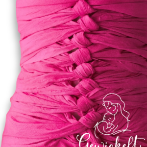 Detailansicht eines pinken Bengkung Belly Bind Tuchs mit dekorativer Knotentechnik